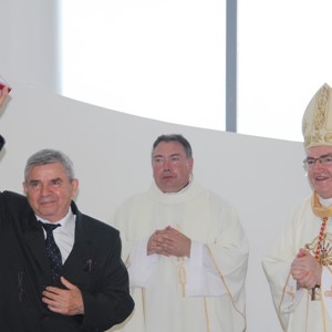 Govor člana Župnog pastoralnog vijeća gospodina Josipa Arnuša na kraju mise posvete župne crkve Uzvišenja Svetog Križa u Lukarišću